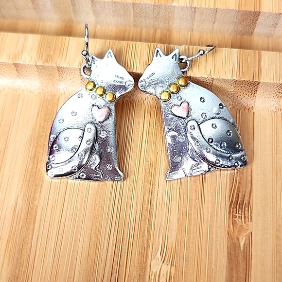 Fashion Jewelry Jewelry - Boho Cat Heart Tail Earrings Whimsy Statement Piece Textured Front